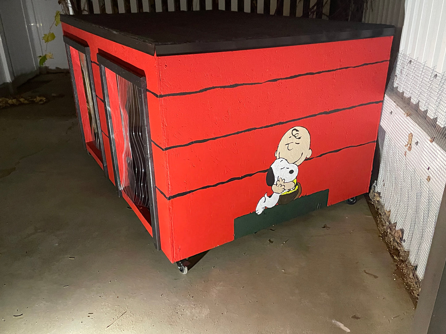 Large Snoopy Doghouse