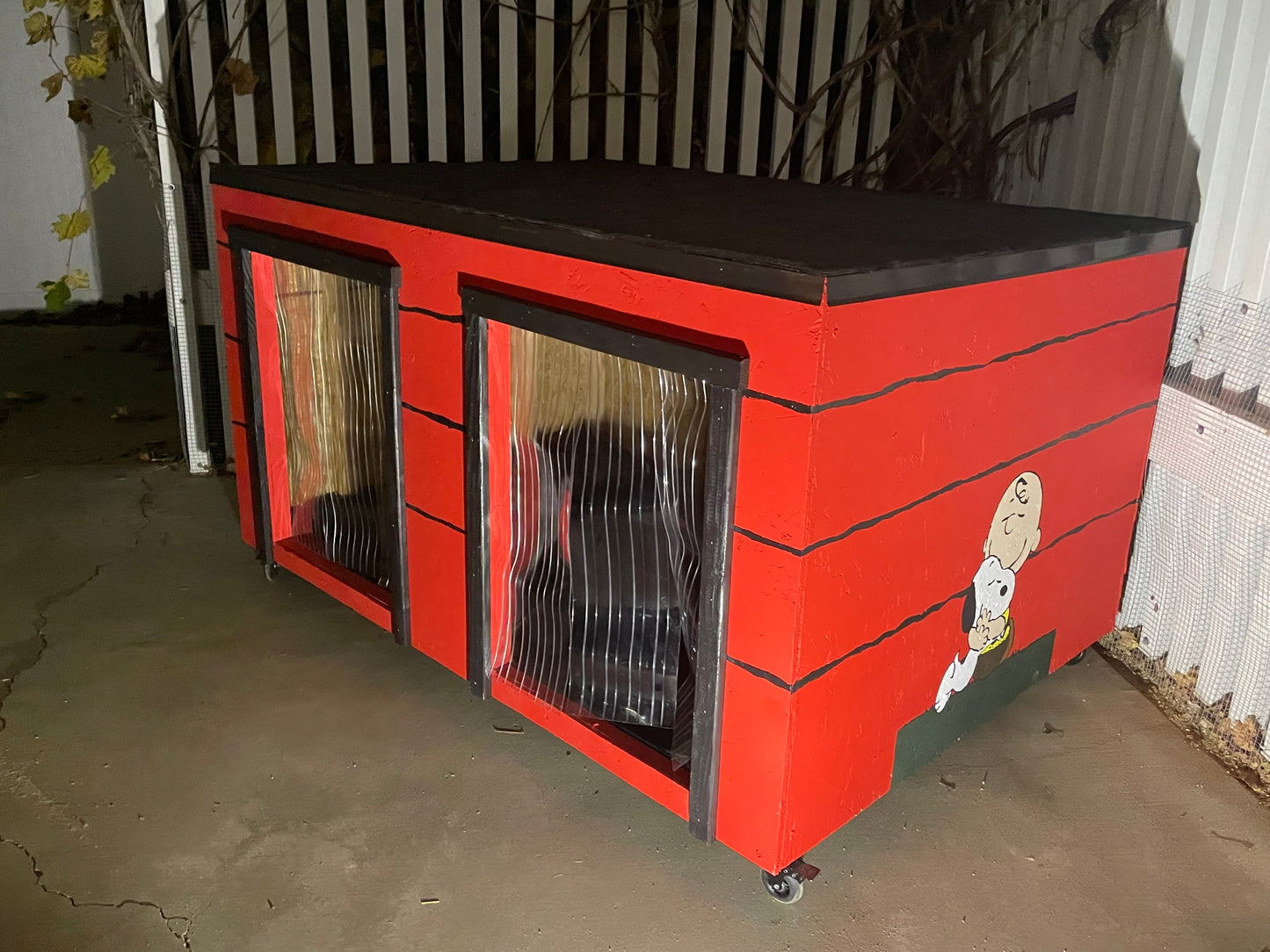 Large Snoopy Doghouse